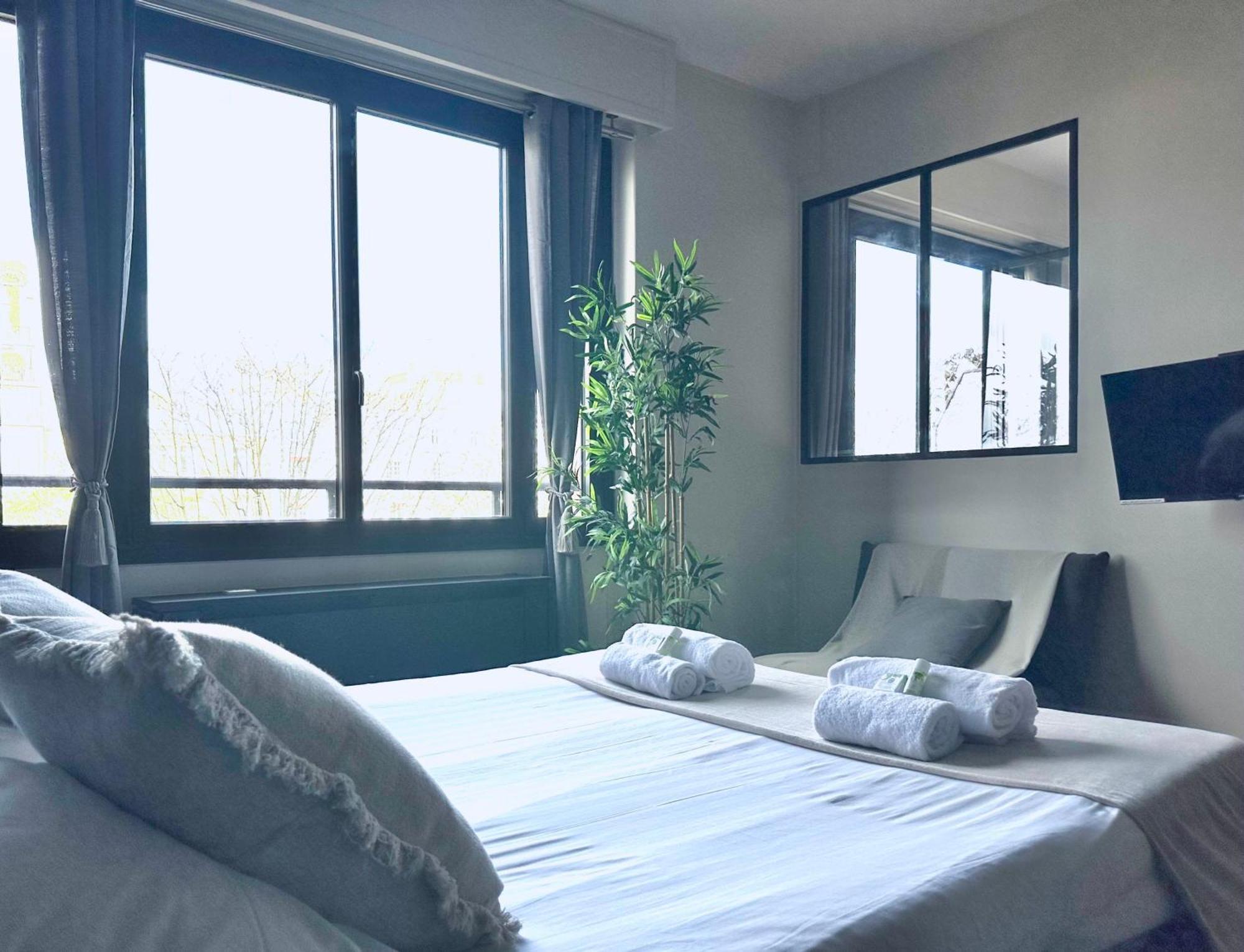 Stylish Apartment With A Balcony In Paris Luaran gambar