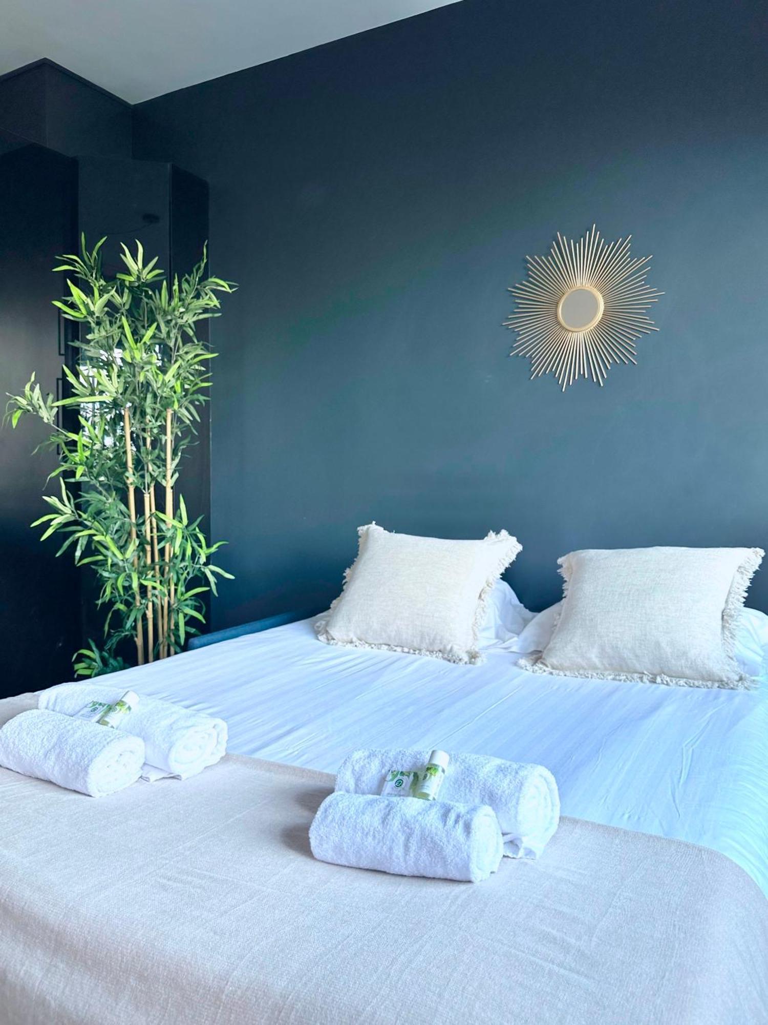 Stylish Apartment With A Balcony In Paris Luaran gambar