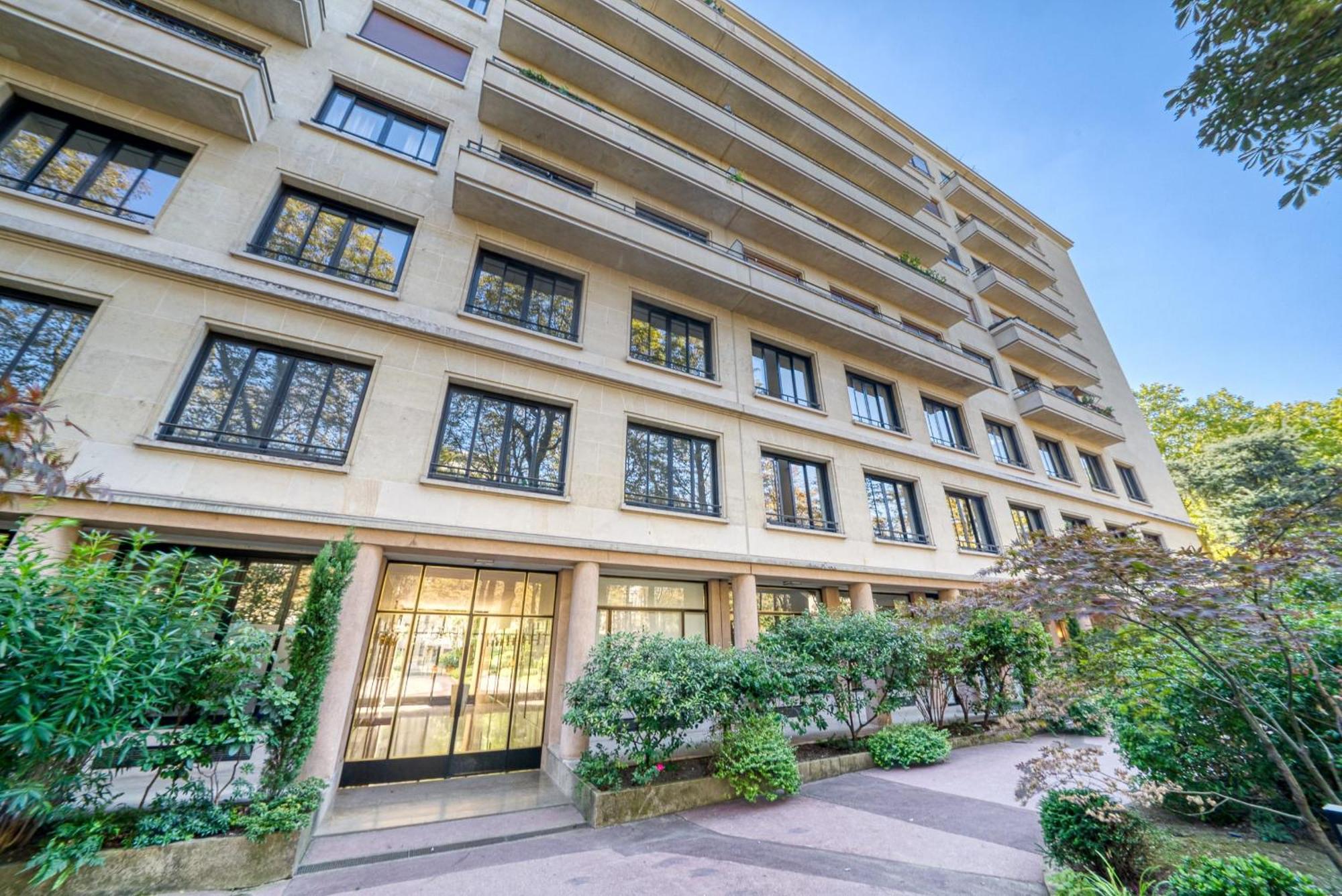 Stylish Apartment With A Balcony In Paris Luaran gambar